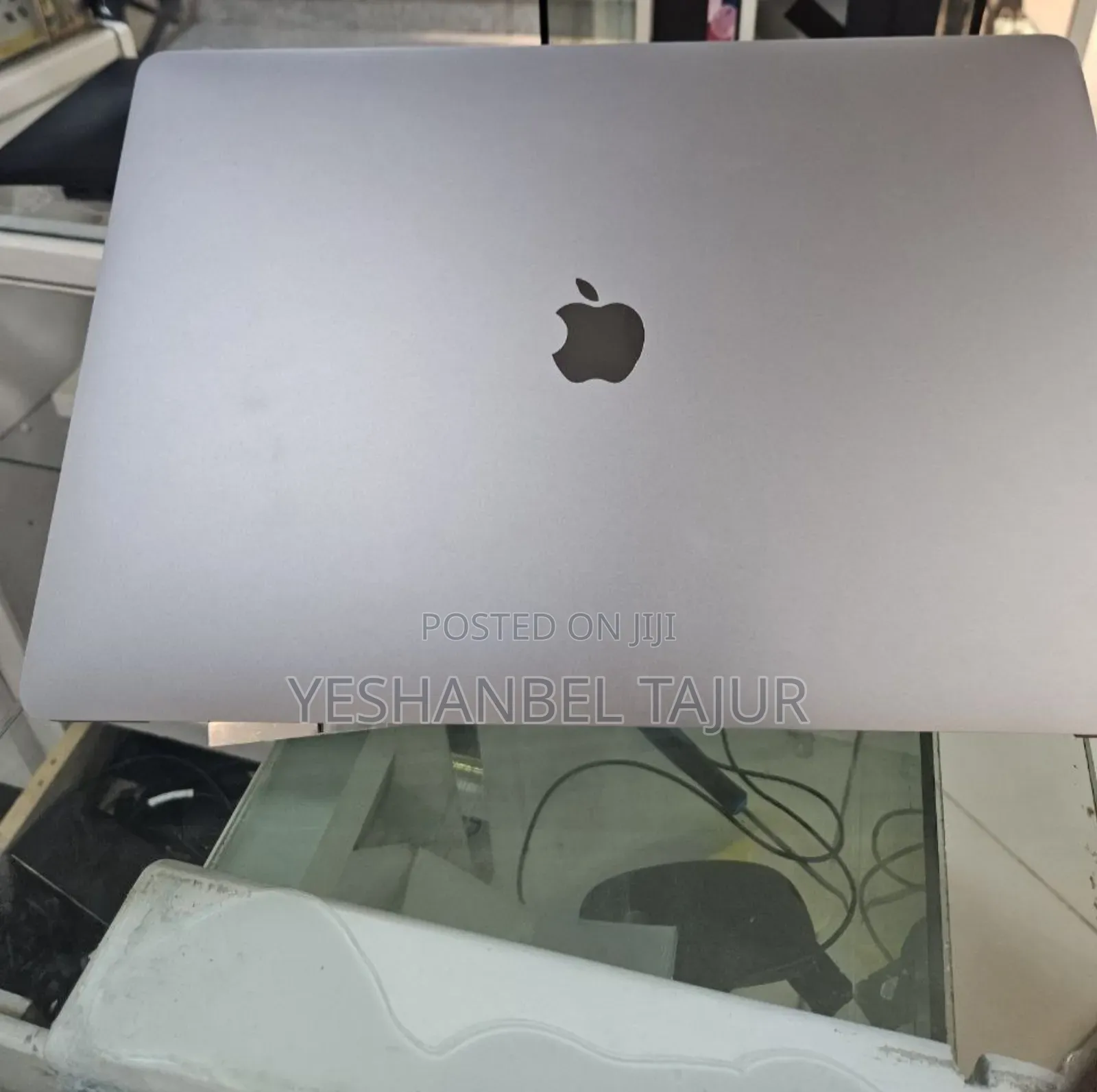 New Laptop Apple MacBook Pro 2019 16GB Intel Core I7 SSD 512GB