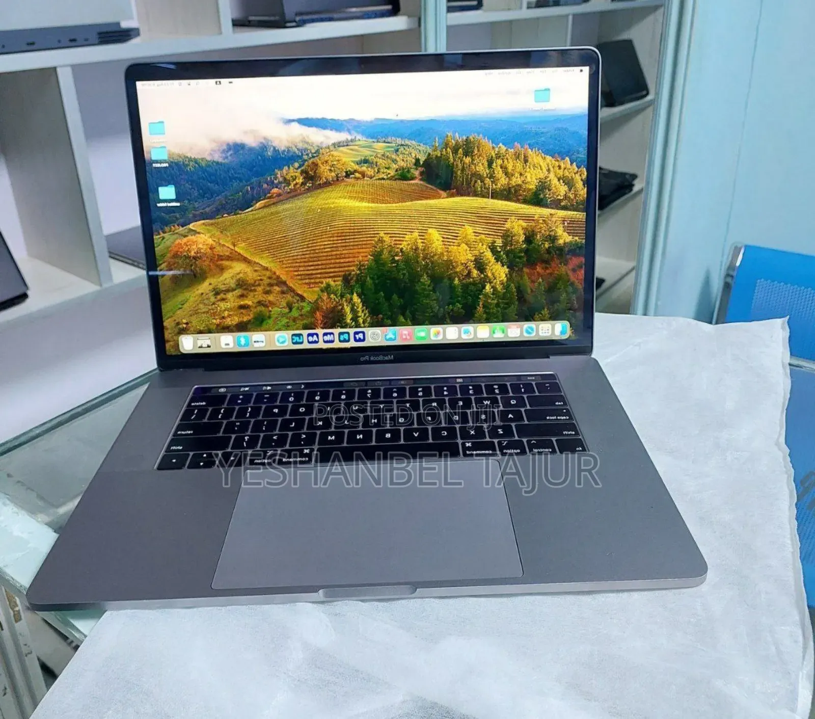 New Laptop Apple MacBook Pro 2019 16GB Intel Core I7 SSD 512GB