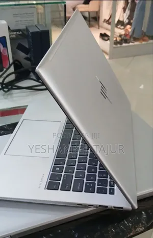 New Laptop HP EliteBook 845 G10 16GB AMD Ryzen 7 SSD 512GB