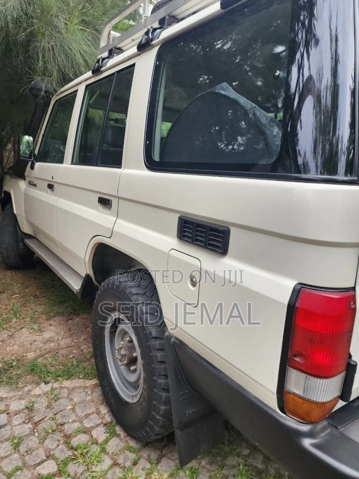 Toyota Land Cruiser 2017 White