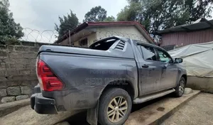 Toyota Hilux 2020 Gray