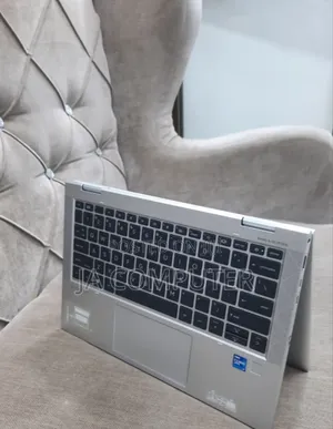 New Laptop HP EliteBook 830 G8 16GB Intel Core I7 SSD 512GB