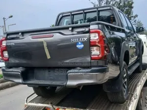 Photo - New Toyota Hilux 2024 Gray