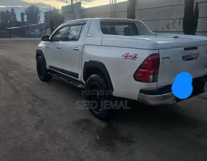 Toyota Hilux 2019 White