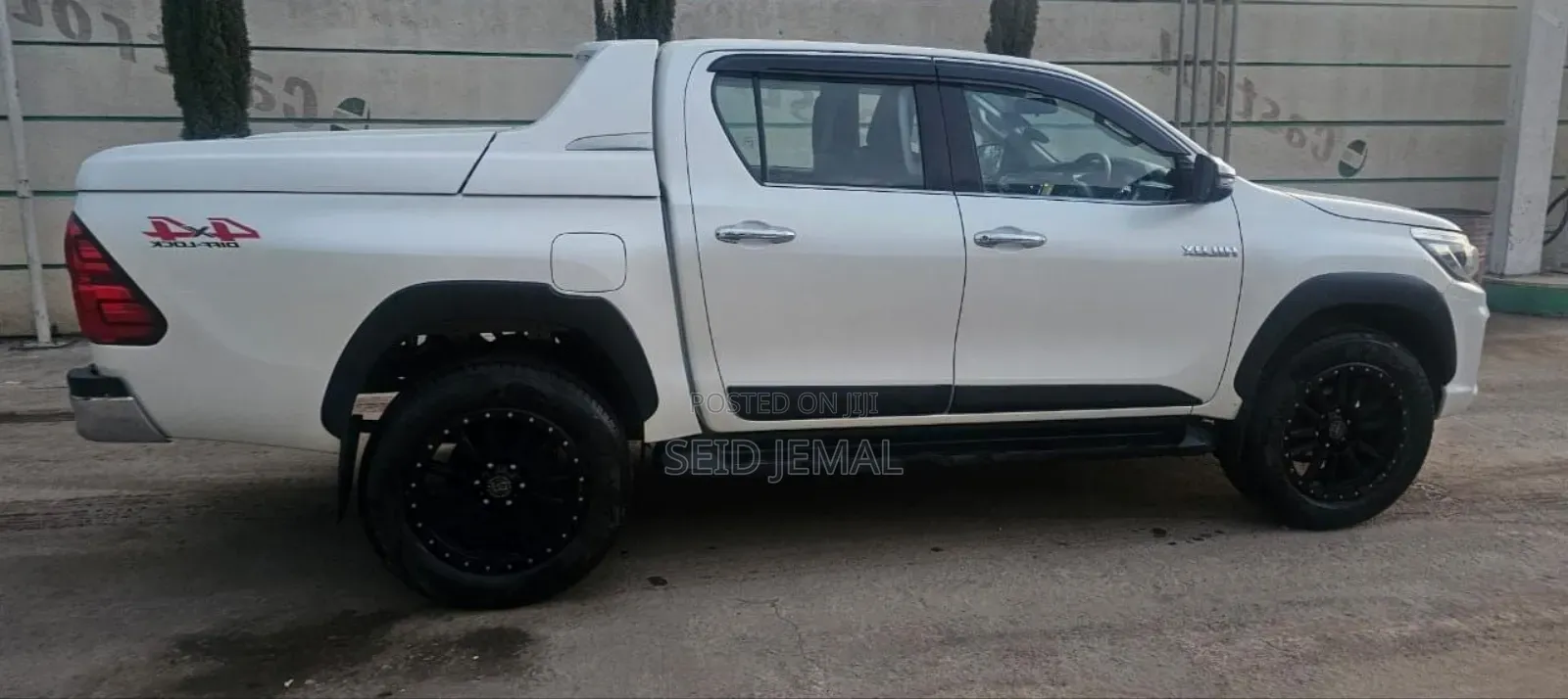 Toyota Hilux 2019 White