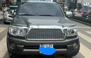 Photo - Toyota Tacoma 2008 Gray