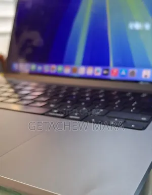 New Laptop Apple MacBook Pro 16GB Apple M1 SSD 512GB