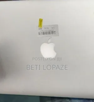 New Laptop Apple MacBook Pro 2015 8GB Intel Core I5 SSD 256GB