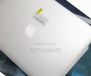 New Laptop Apple MacBook Pro 2015 8GB Intel Core I5 SSD 256GB