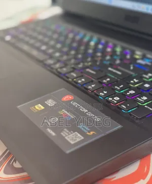 New Laptop MSI Vector 17 HX AI A2XWJG 32GB Intel Core I7 SSD 1T