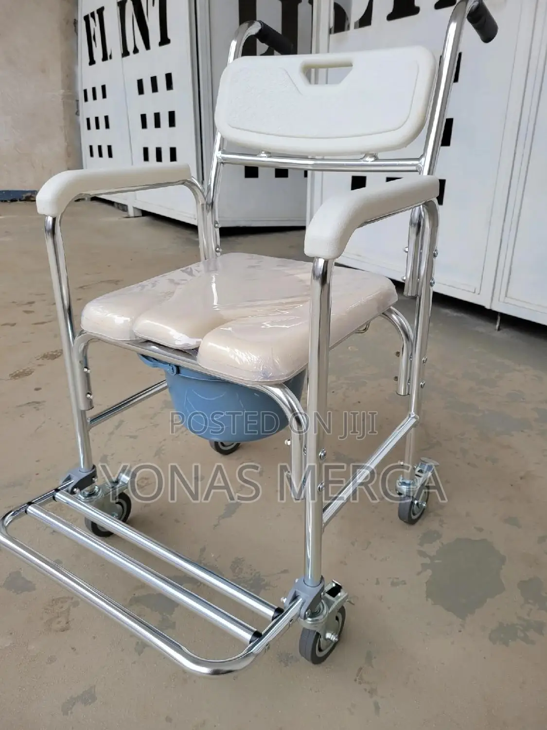 3 in 1 Commode Chair臨墉waterproof Plastic,It Used for Adult