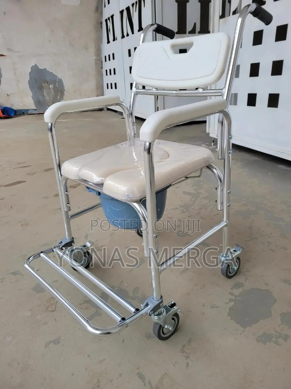 Toilet Chair耳話pot Cher/Bucket 4 Wheel All Have Brakes Stable