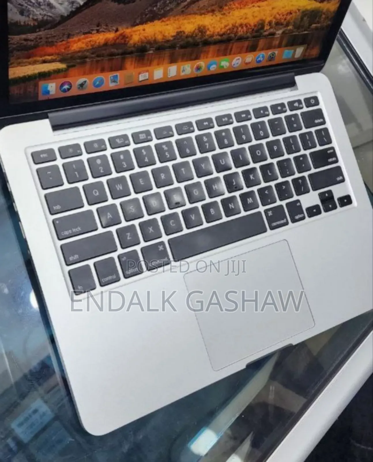 New Laptop Apple MacBook 2015 8GB Intel Core I5 SSD 256GB