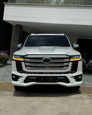 Photo - New Toyota Land Cruiser 2024 White