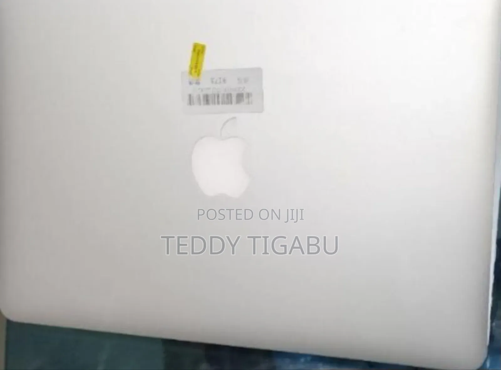 New Laptop Apple MacBook Pro 2015 8GB Intel Core I5 SSD 256GB