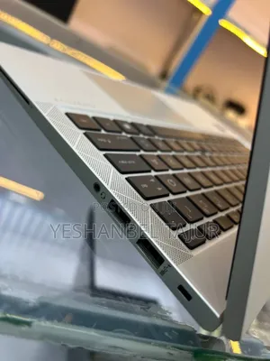 New Laptop HP EliteBook 1040 G8 16GB Intel Core I7 SSD 512GB