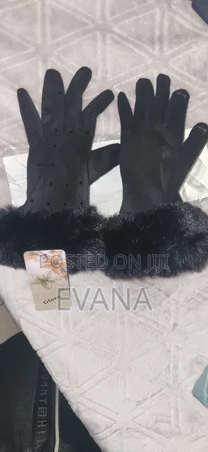 Photo - Winter Gloves