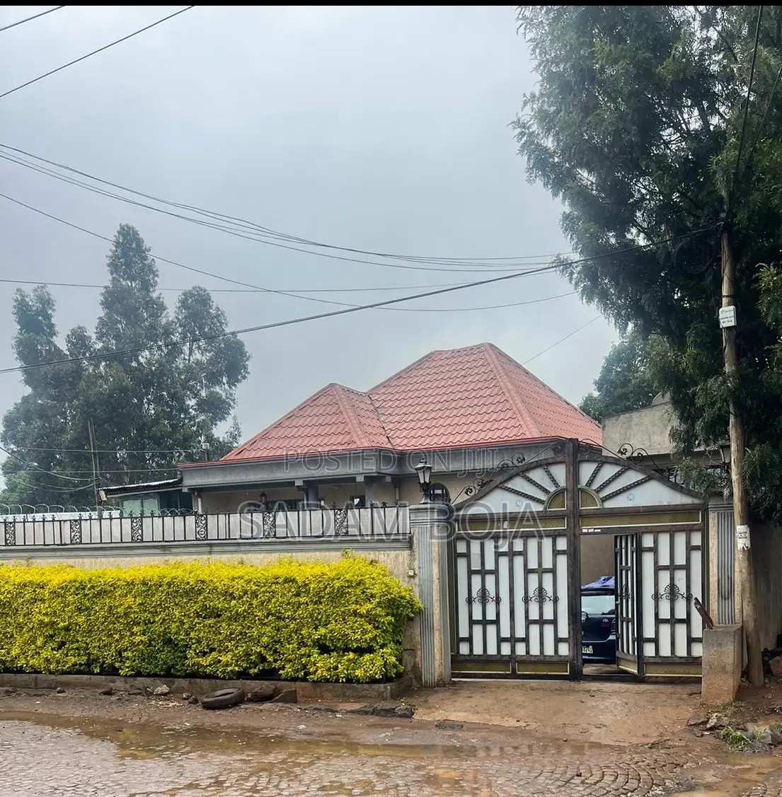 3bdrm Villa in Owners, Gullele for sale
