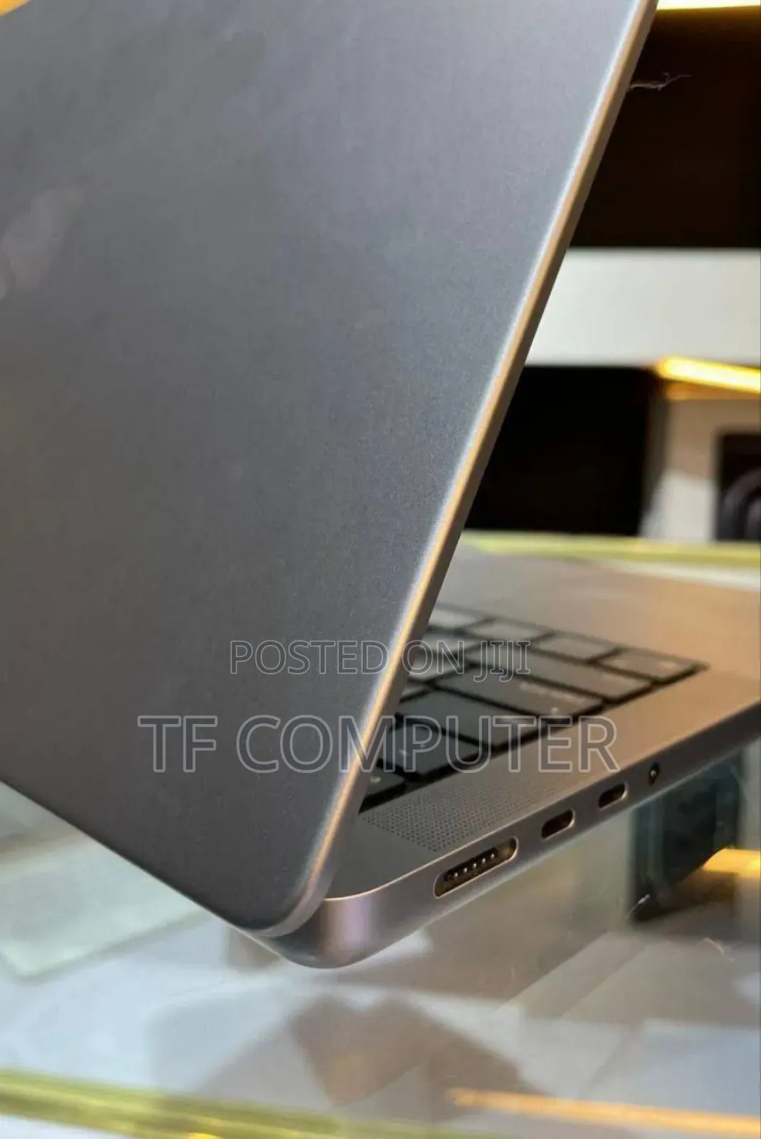 New Laptop Apple MacBook Pro M1 32GB Apple M1 Pro SSD 1T