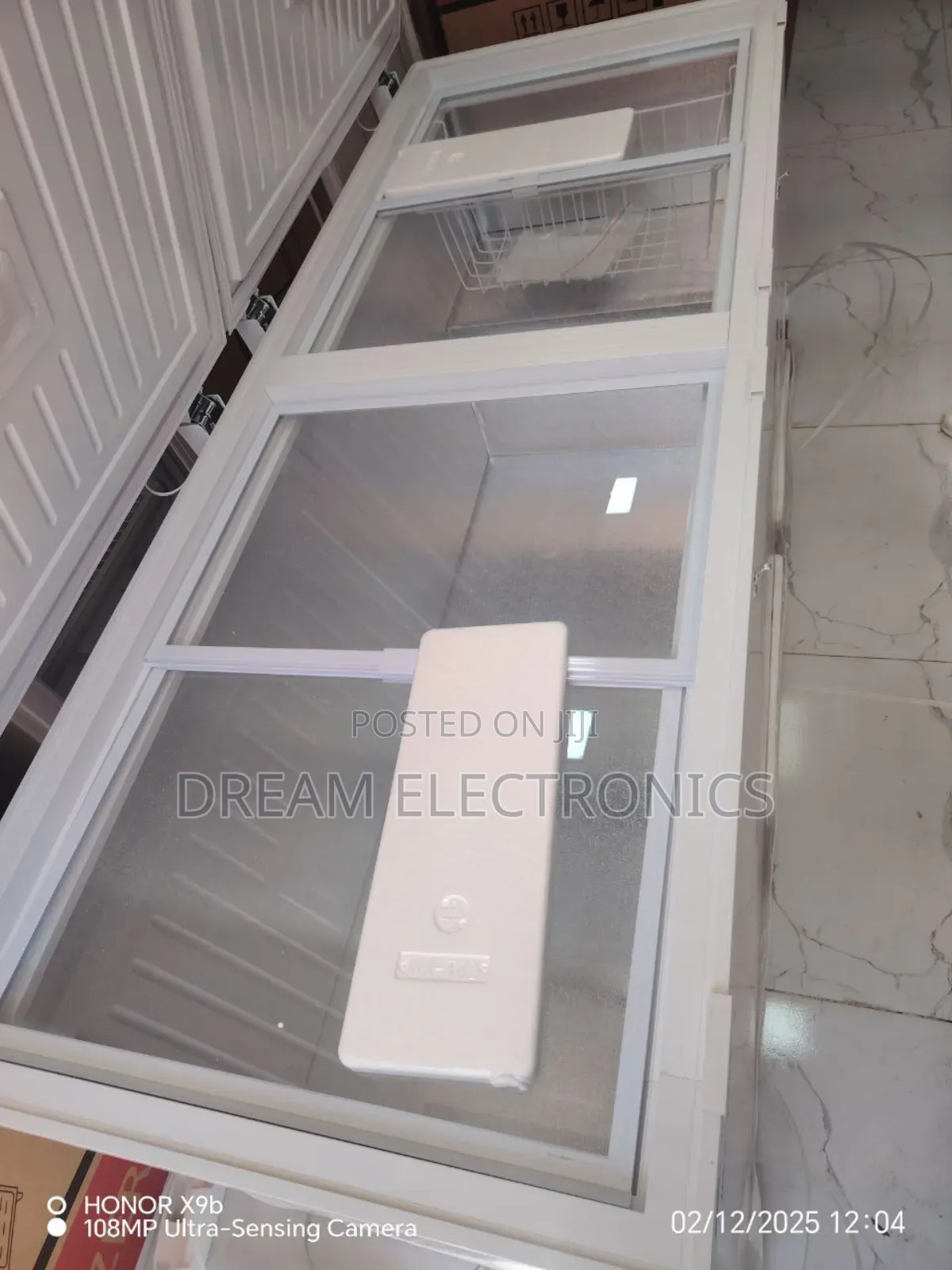 Everest Chest Freezer 780