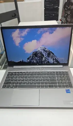 New Laptop HP ZBook Studio 32GB Intel Core I7 SSD 1T