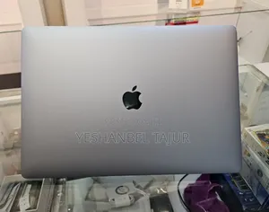 New Laptop Apple MacBook Pro 2019 32GB SSD 1T