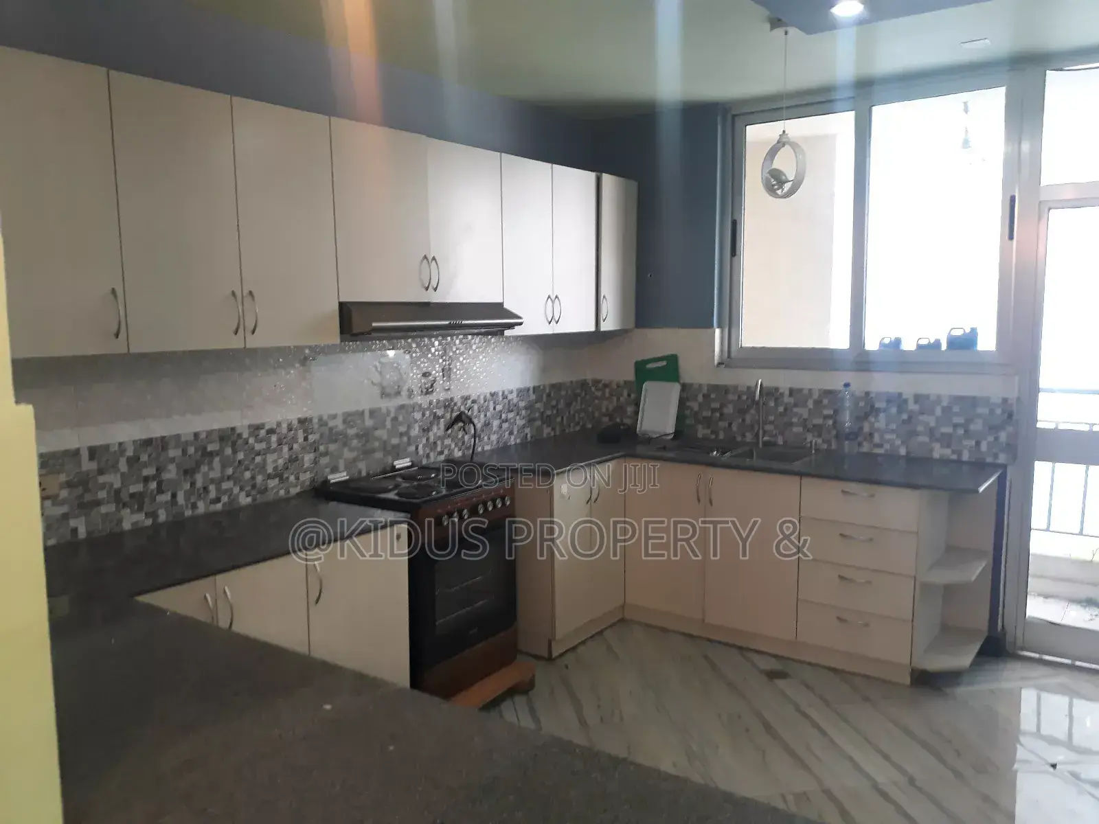 Furnished 3bdrm Apartment in Africa Union, Nifas Silk-Lafto for rent