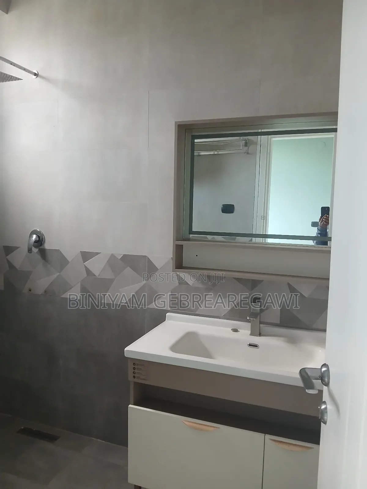 3bdrm Apartment in Apartment, Yeka for rent