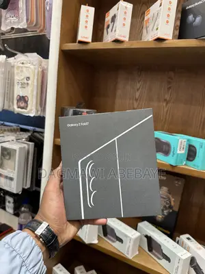Photo - New Samsung Galaxy Z Fold7 256 GB Blue