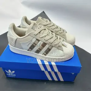 Adidas Old School