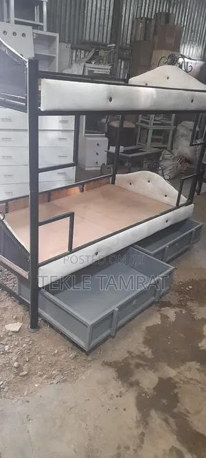 ሁሉንም ያሟላ ተደራራቢ አልጋ