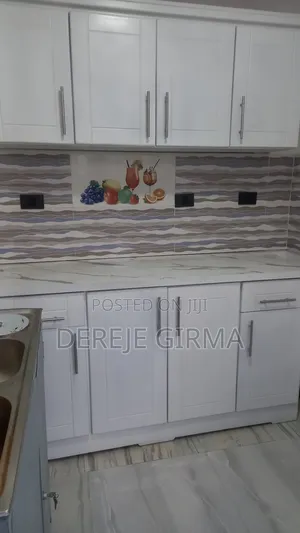 ሜትር ከ60 ኪችን ካብኔት ከነተሰቃዩ