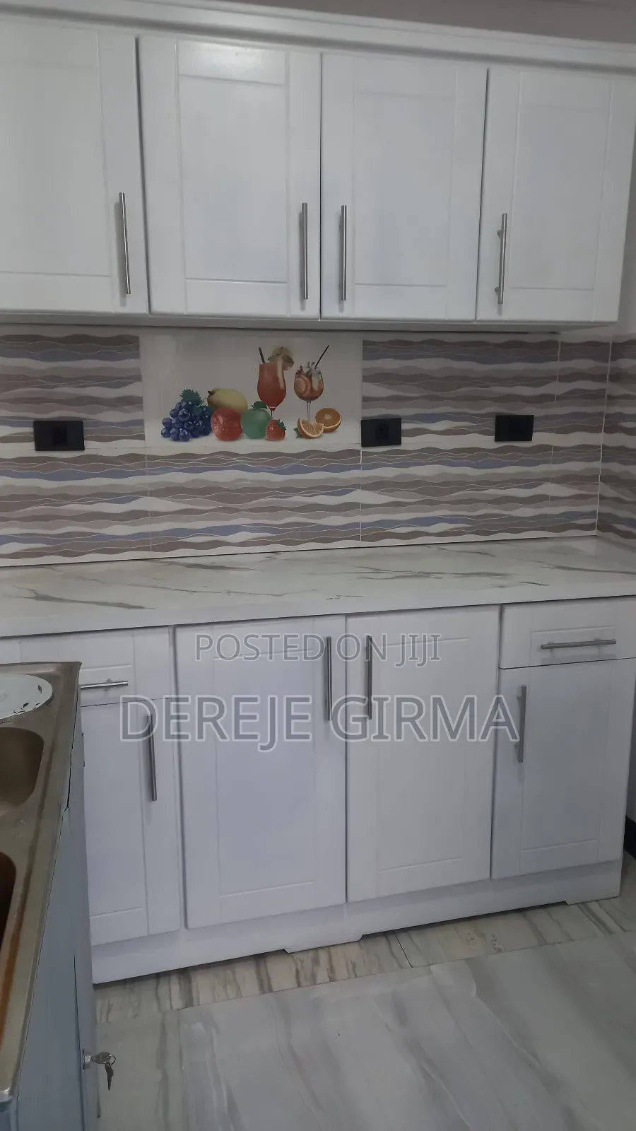 ሜትር ከ60 ኪችን ካብኔት ከነተሰቃዩ