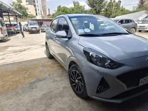 Photo - Hyundai I10 2022 Silver