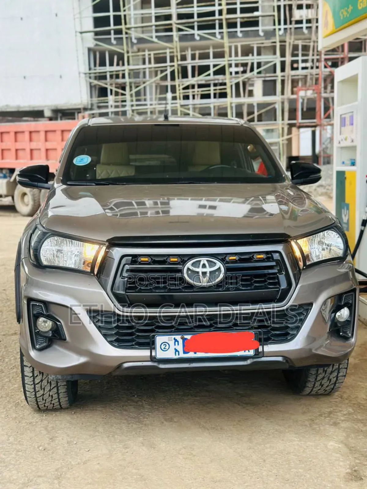 Toyota Hilux 2021 Gold