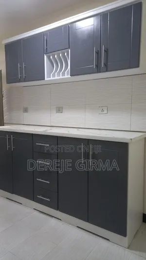 2ሜትር Kitchen Cabinet ከነተሰቃዩ