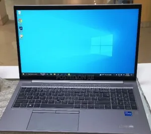 New Laptop HP ZBook Firefly G8 16GB Intel Core I7 SSD 512GB