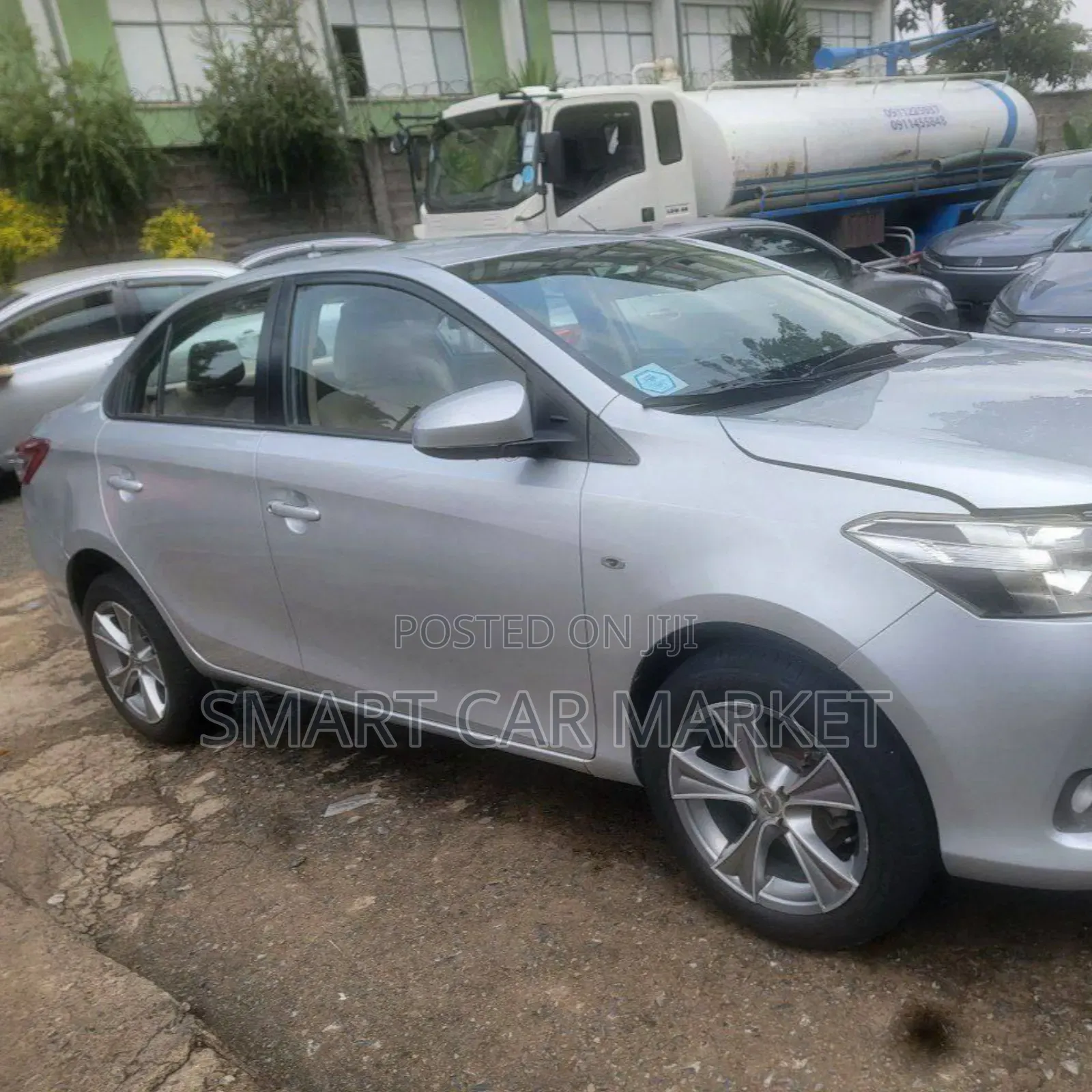 Toyota Yaris 2016 Silver