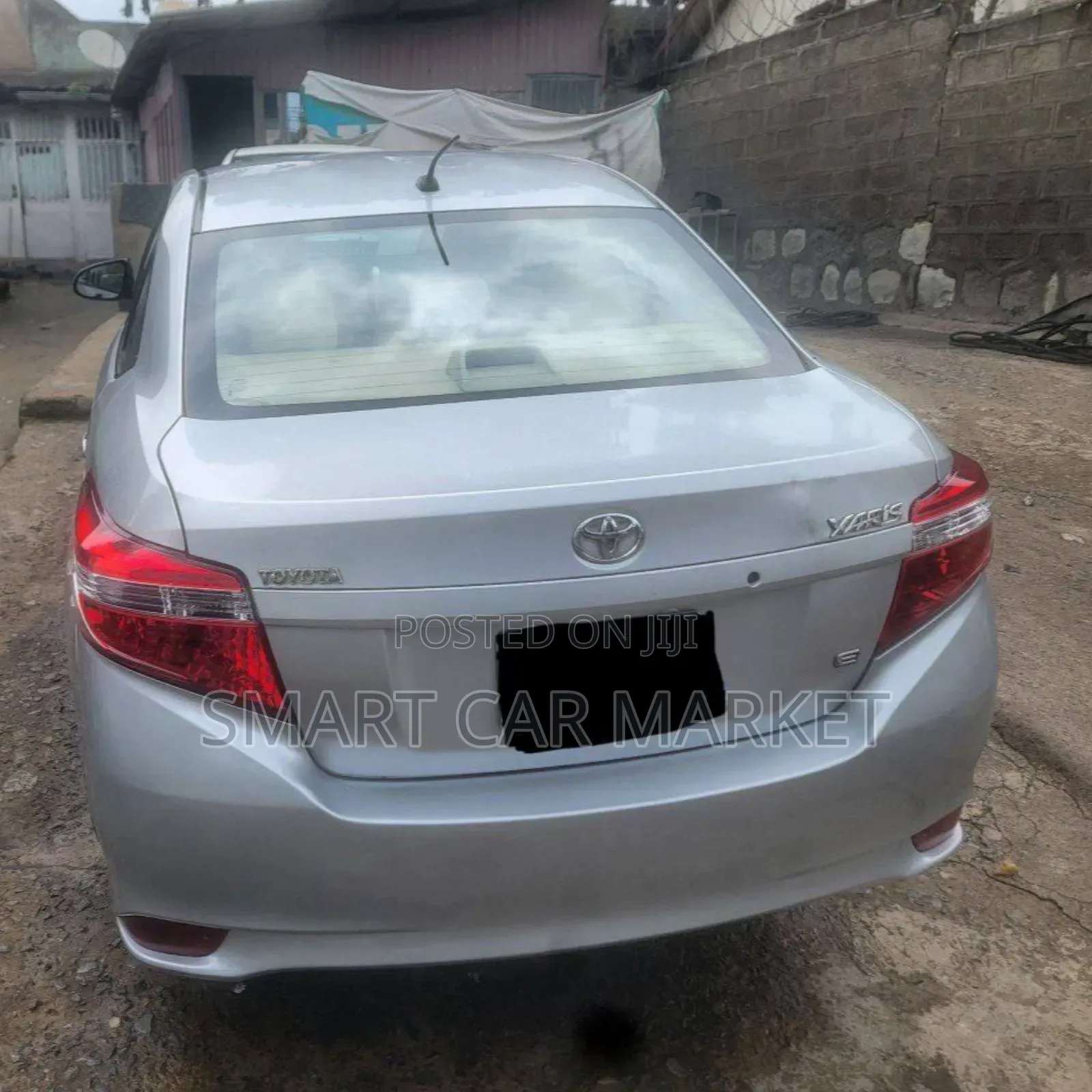 Toyota Yaris 2016 Silver