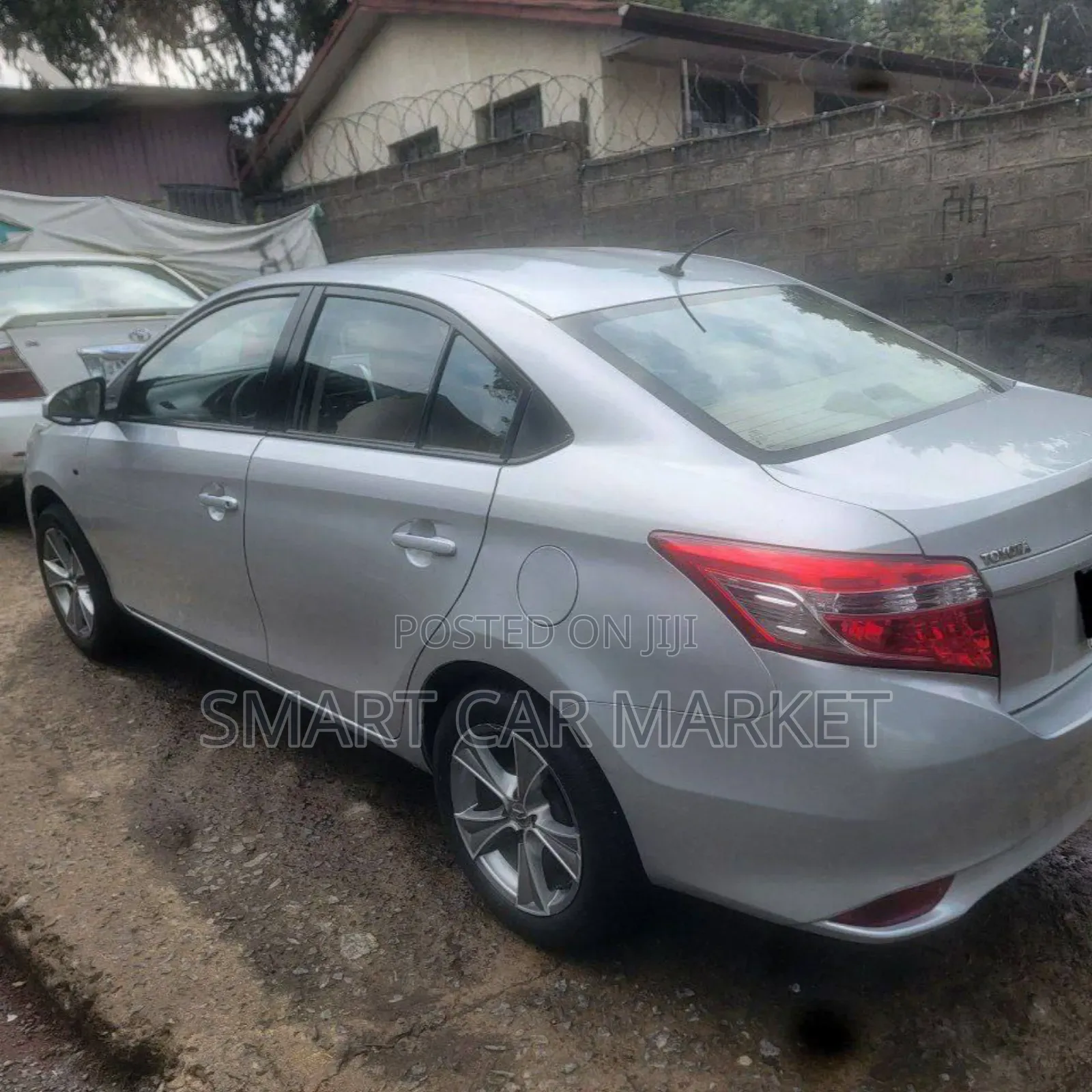 Toyota Yaris 2016 Silver