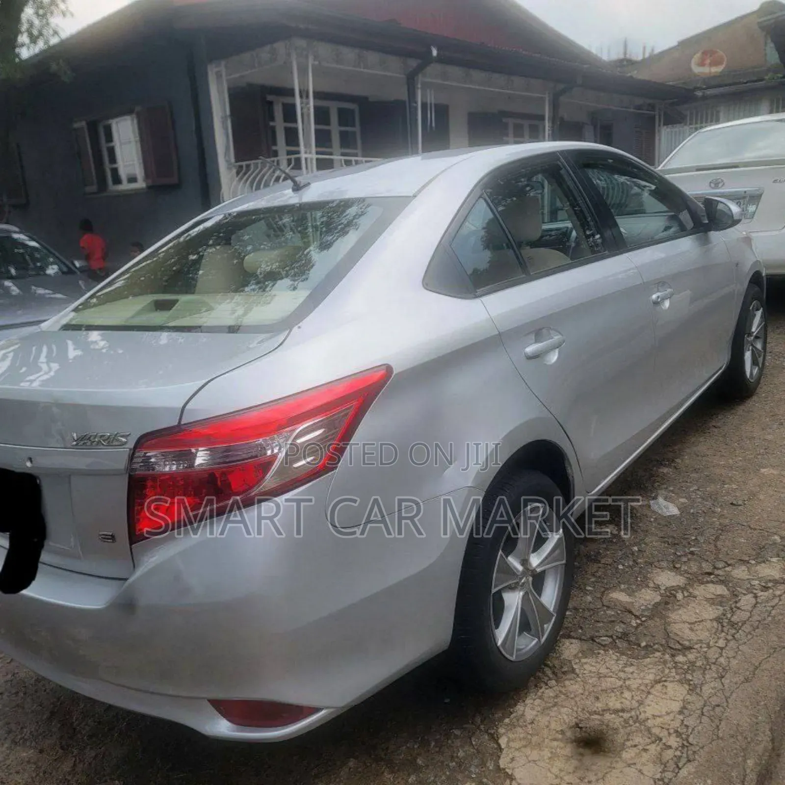 Toyota Yaris 2016 Silver