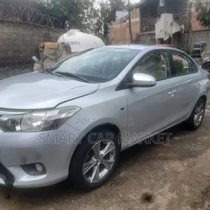 Toyota Yaris 2016 Silver