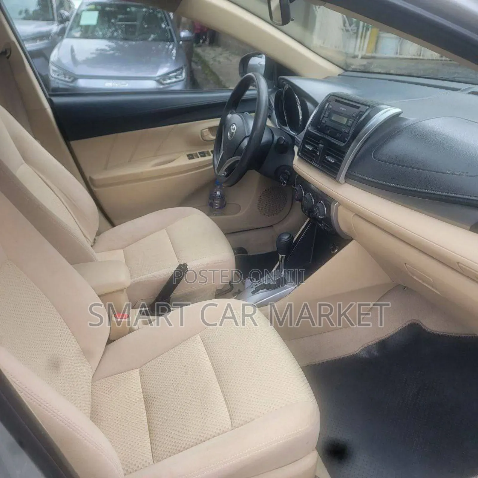 Toyota Yaris 2016 Silver