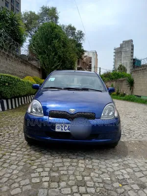 Photo - Toyota Vitz 2001 Blue