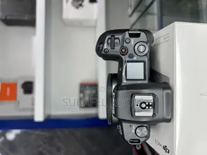 Canon Eos R With 24-105 Mm Len From Europe