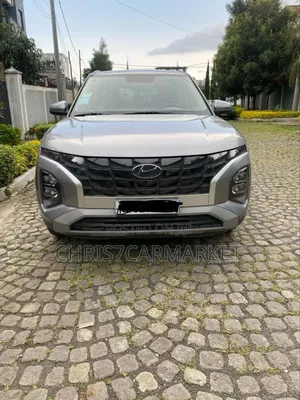 Photo - Hyundai Creta 2023 Silver