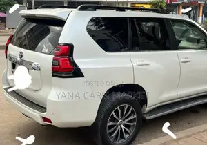 Toyota Land Cruiser Prado 2019 White