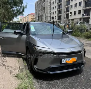 Photo - Toyota bZ4X 2023 Gray