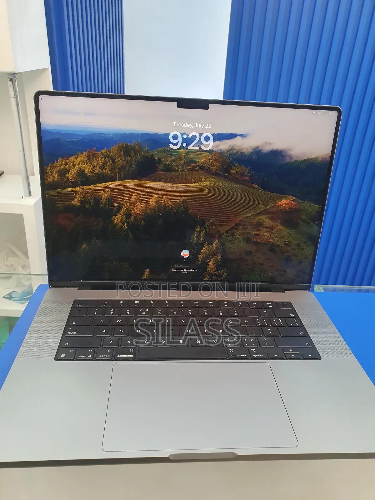 New Laptop Apple MacBook Pro M1 16GB Apple M1 Pro SSD 1T