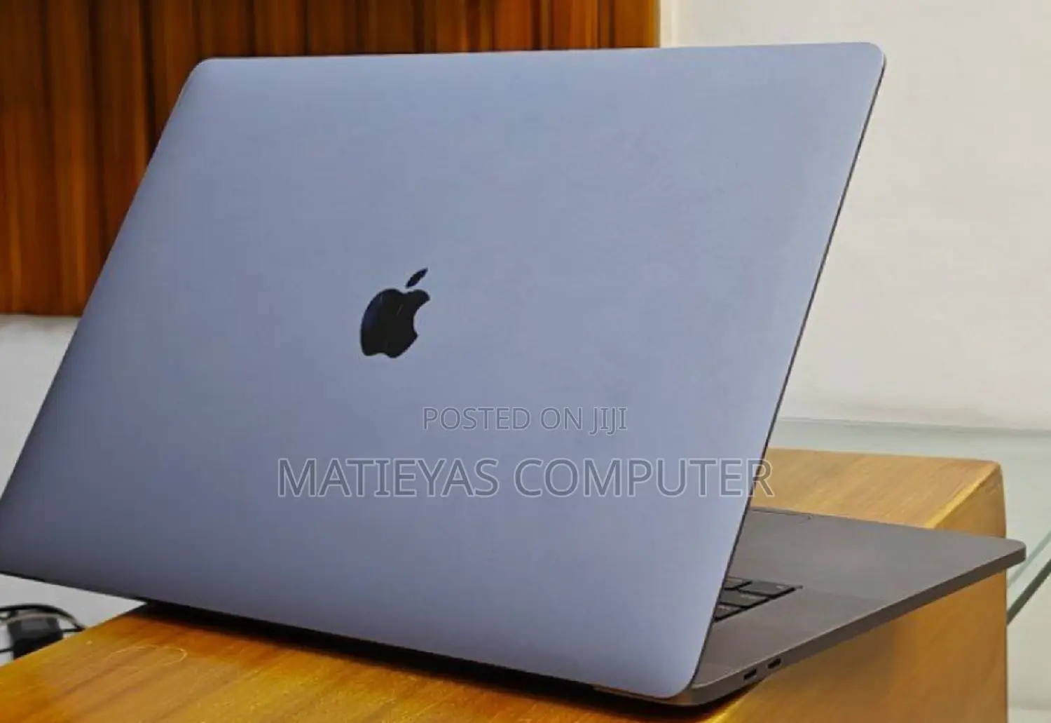 New Laptop Apple MacBook Pro 2019 16GB Intel Core I7 SSD 512GB